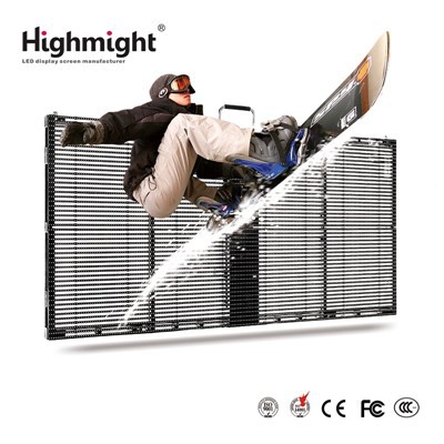 Taispeáint Trédhearcach faoi stiúir